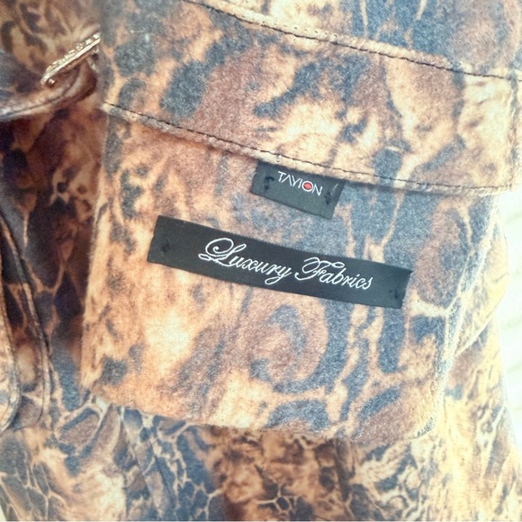 TAYION Luxury Fabric Women’s Coat - Picture 7 of 10